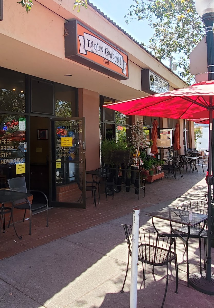 Eunice Gourmet Café